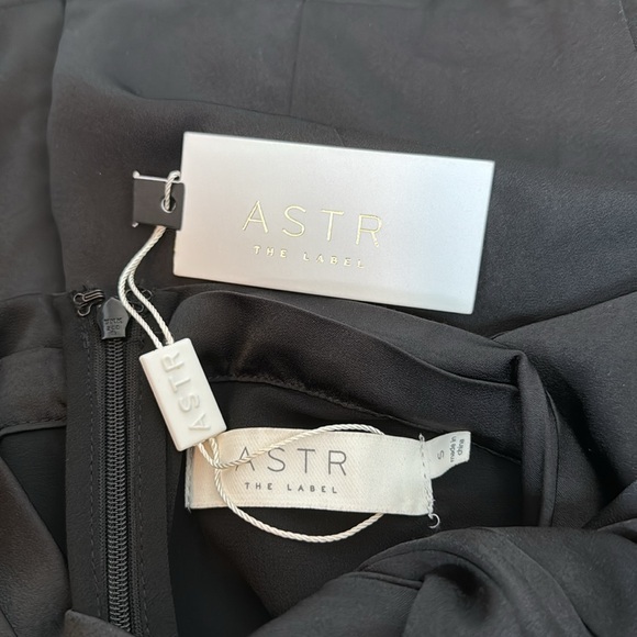 ASTR the Label Black Twist Mock Neck Cutout Peplum Top Size Small NWT - Picture 14 of 14